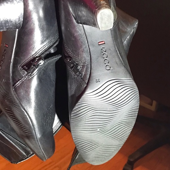 ECCO BLK LEATHER BOOTS US 8-8.5 (UK Sz 39) - Picture 3 of 3